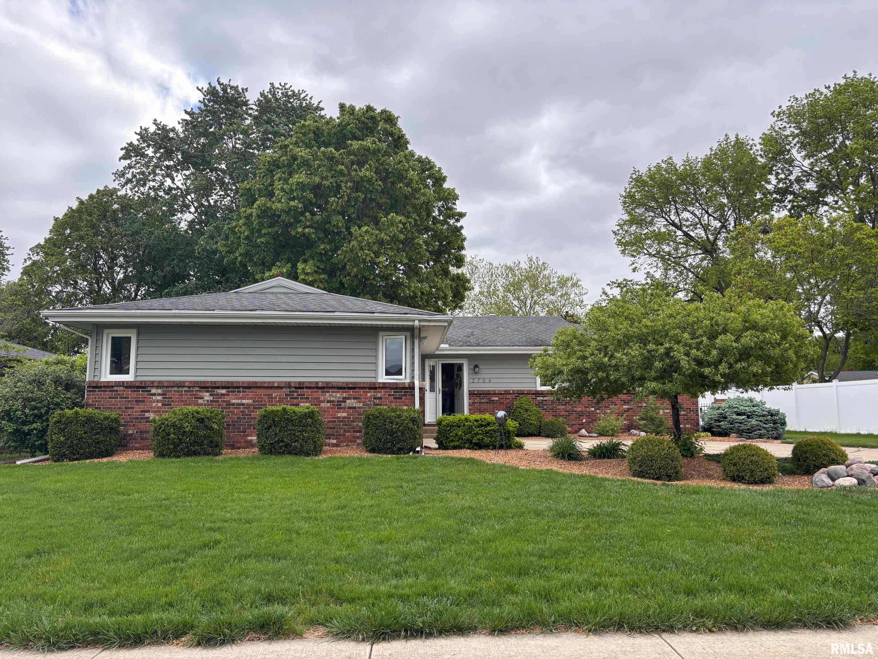 2704 Interlacken Road Springfield, IL 62704 - Photo 5 of 5