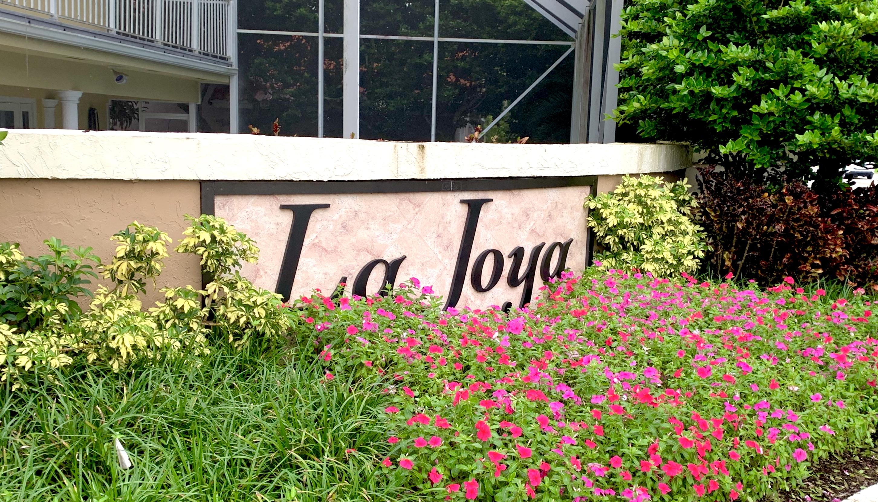 23246 L'Ermitage Circle Boca Raton, FL 33433 - Photo 2 of 42 La Joya Entrance