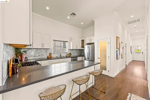 $789,000 | 3322 Chestnut Street, Oakland, CA 94608