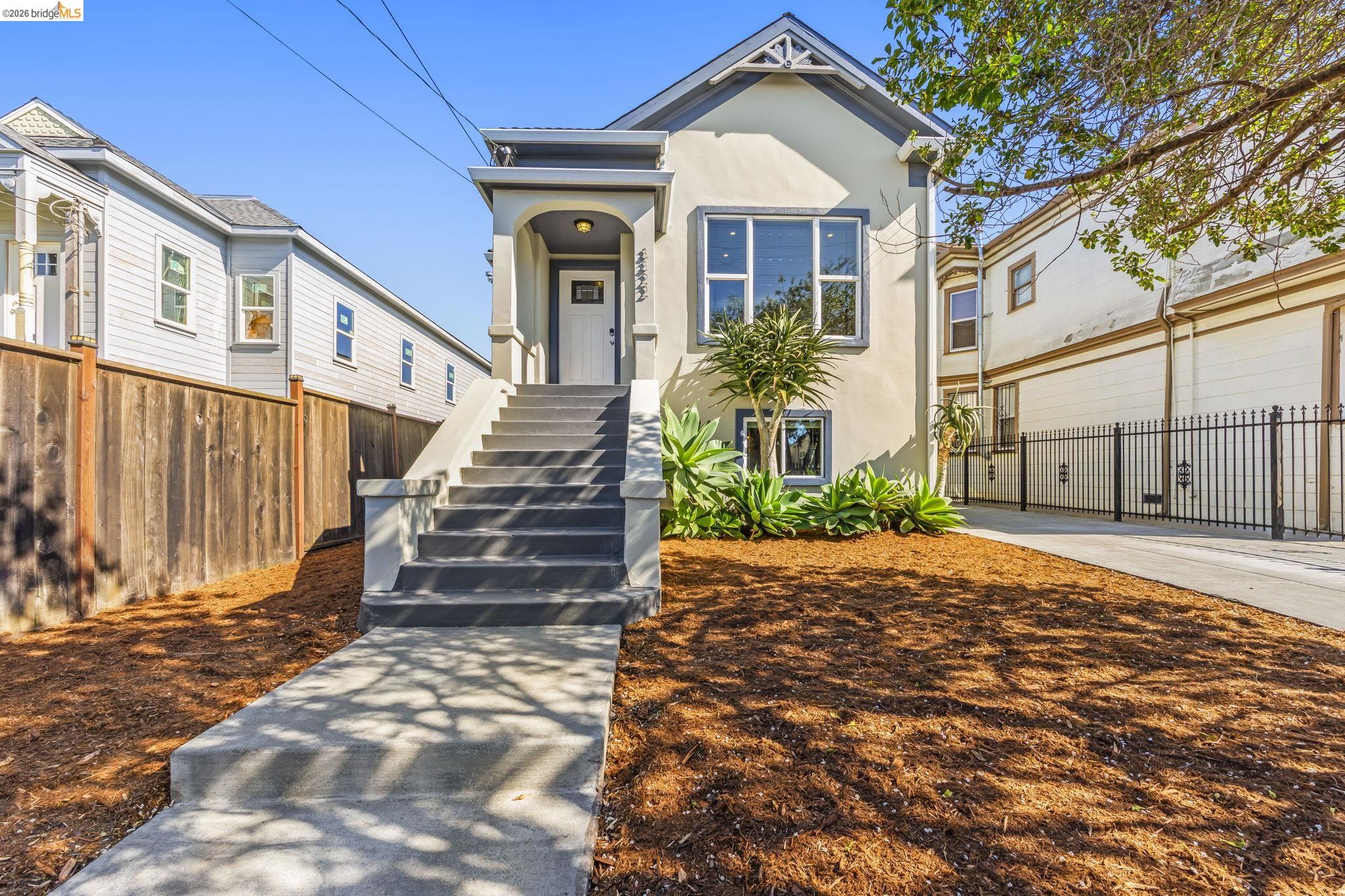 3322 Chestnut Street Oakland, CA 94608 - Photo 2 of 58