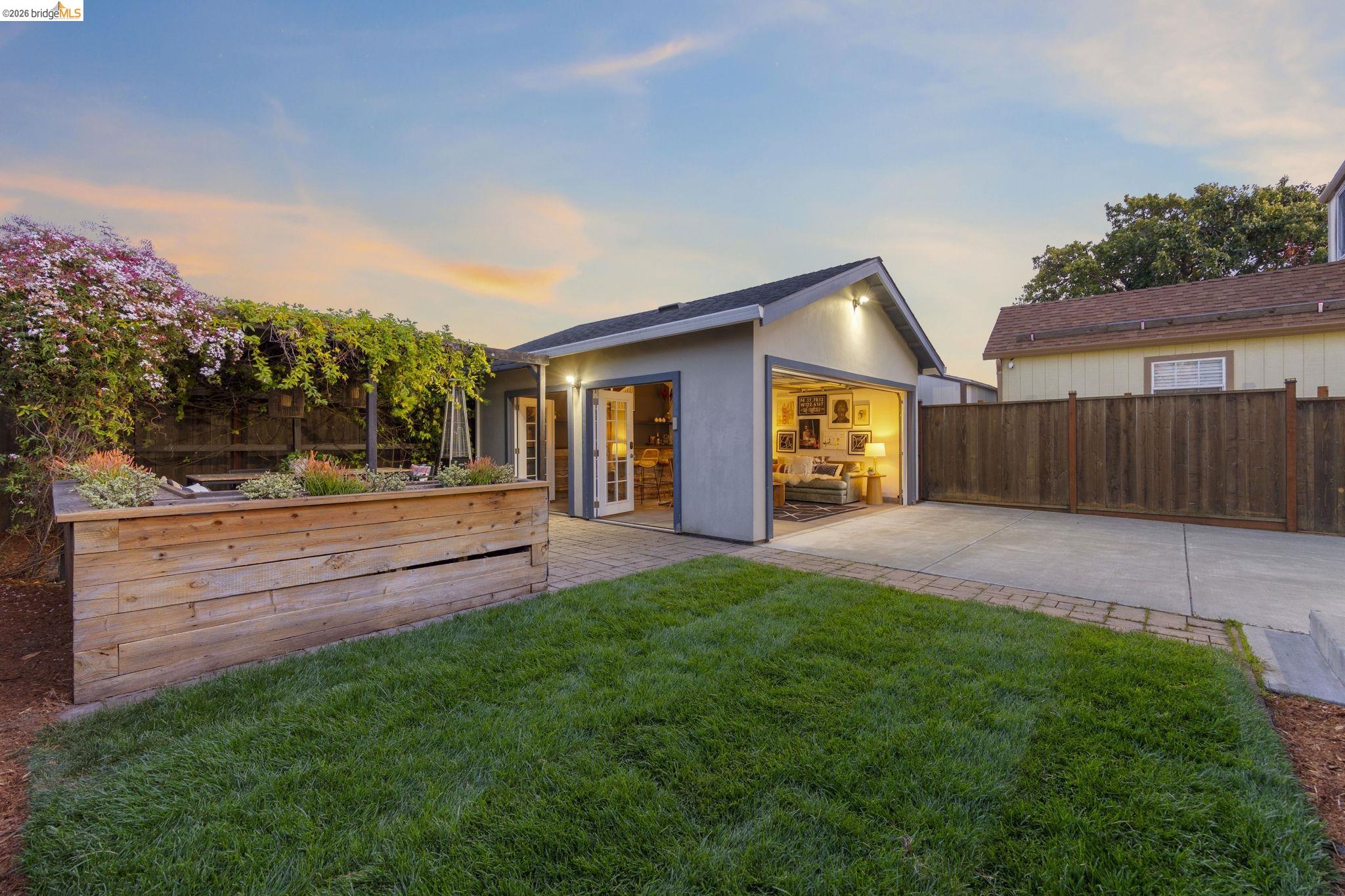 3322 Chestnut Street Oakland, CA 94608 - Photo 22 of 58