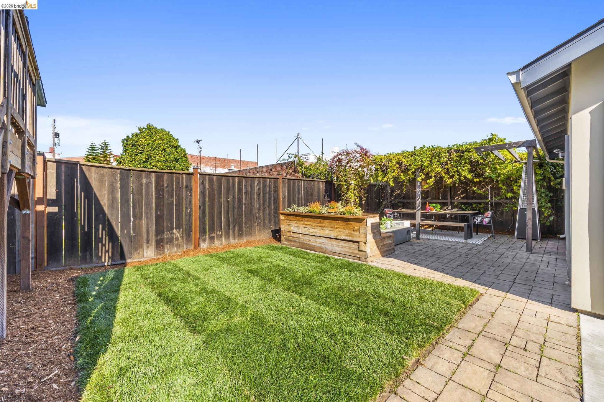 3322 Chestnut Street Oakland, CA 94608 - Photo 25 of 58