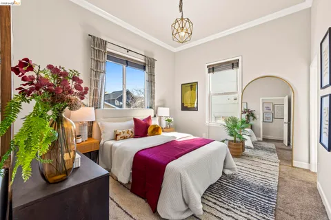 $789,000 | 3322 Chestnut Street, Oakland, CA 94608