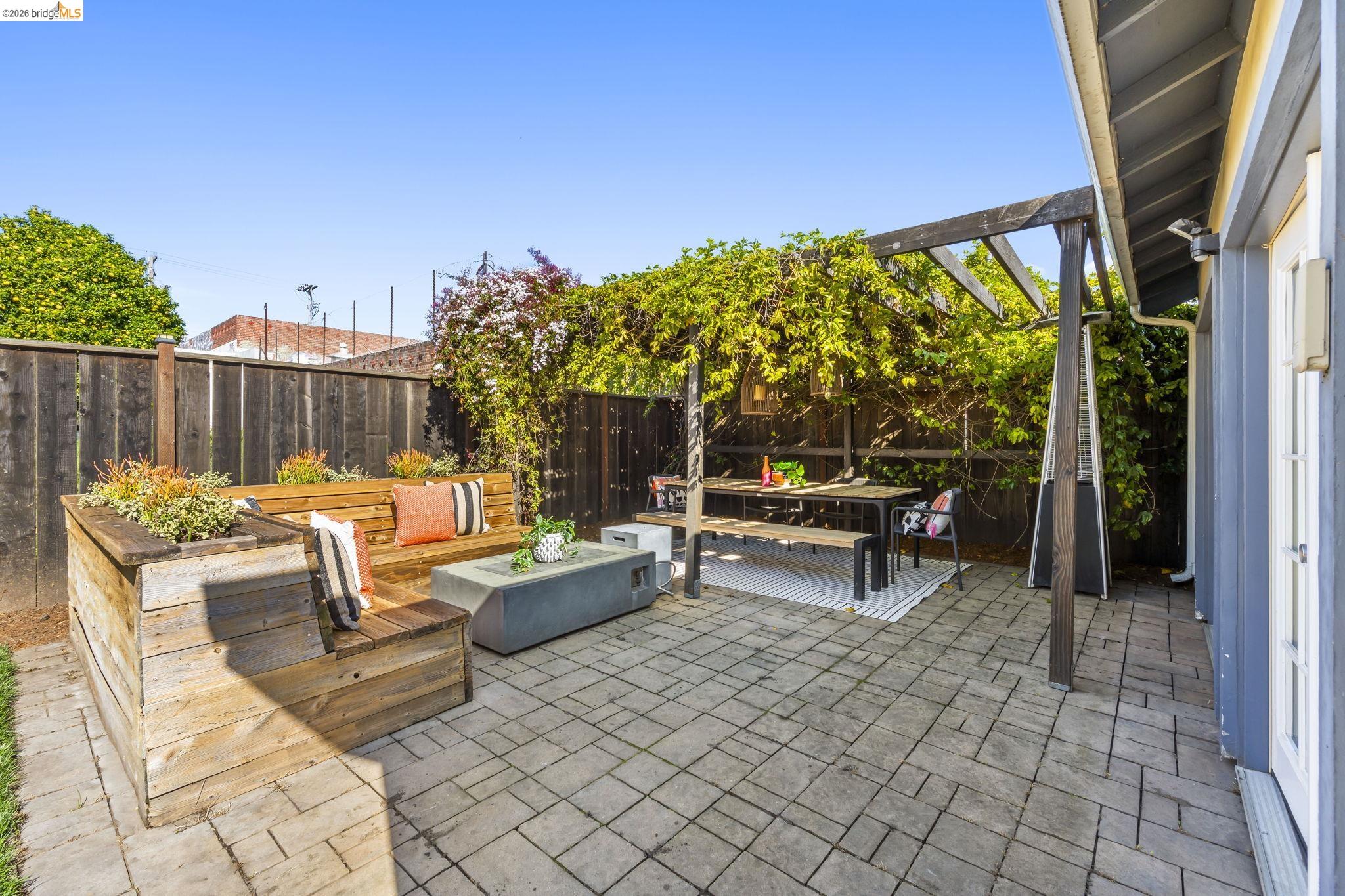 3322 Chestnut Street Oakland, CA 94608 - Photo 26 of 58