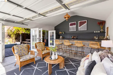 $789,000 | 3322 Chestnut Street, Oakland, CA 94608