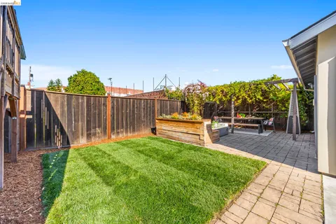 $789,000 | 3322 Chestnut Street, Oakland, CA 94608