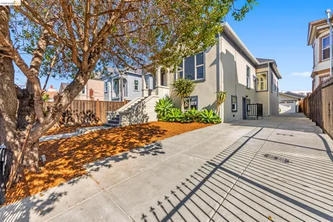 $789,000 | 3322 Chestnut Street, Oakland, CA 94608