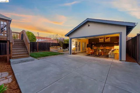 $789,000 | 3322 Chestnut Street, Oakland, CA 94608