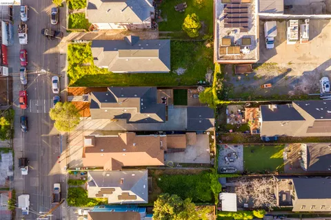 $789,000 | 3322 Chestnut Street, Oakland, CA 94608