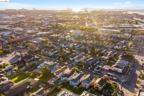 $789,000 | 3322 Chestnut Street, Oakland, CA 94608