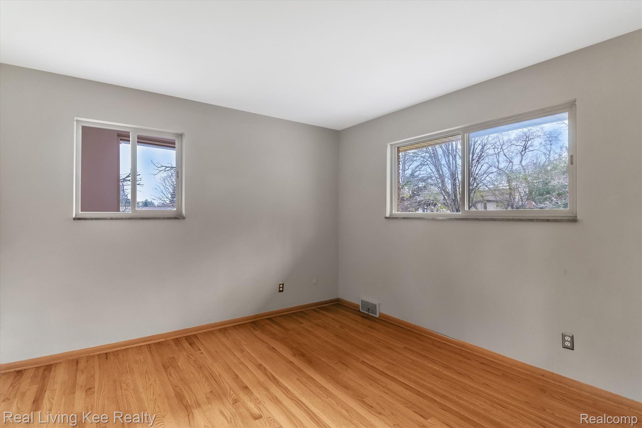 710 Castlebar Drive Rochester, MI 48309 - Photo 19 of 35 19-710 Castlebar Dr-Windowstill Real Estate Photography-19.jpg