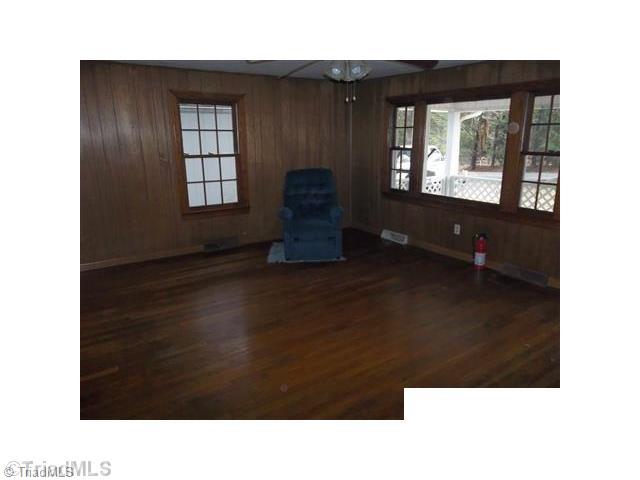2452 Pleasant Union Road Denton, NC 27239 - Photo 5 of 6 Living Room.