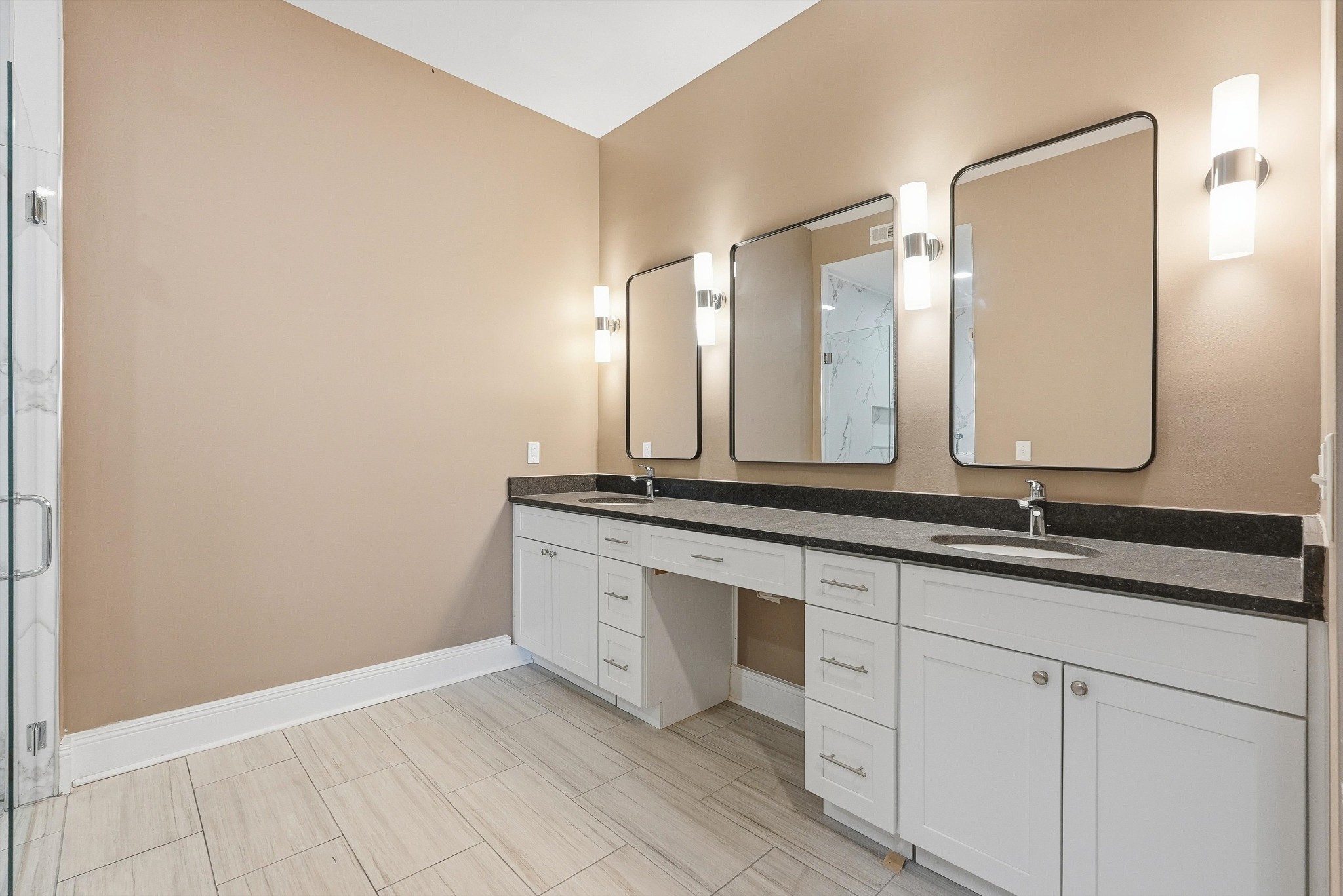 2005 Alan John Way Lebanon, TN 37087 - Photo 35 of 71 a bathroom with a sink and a mirror