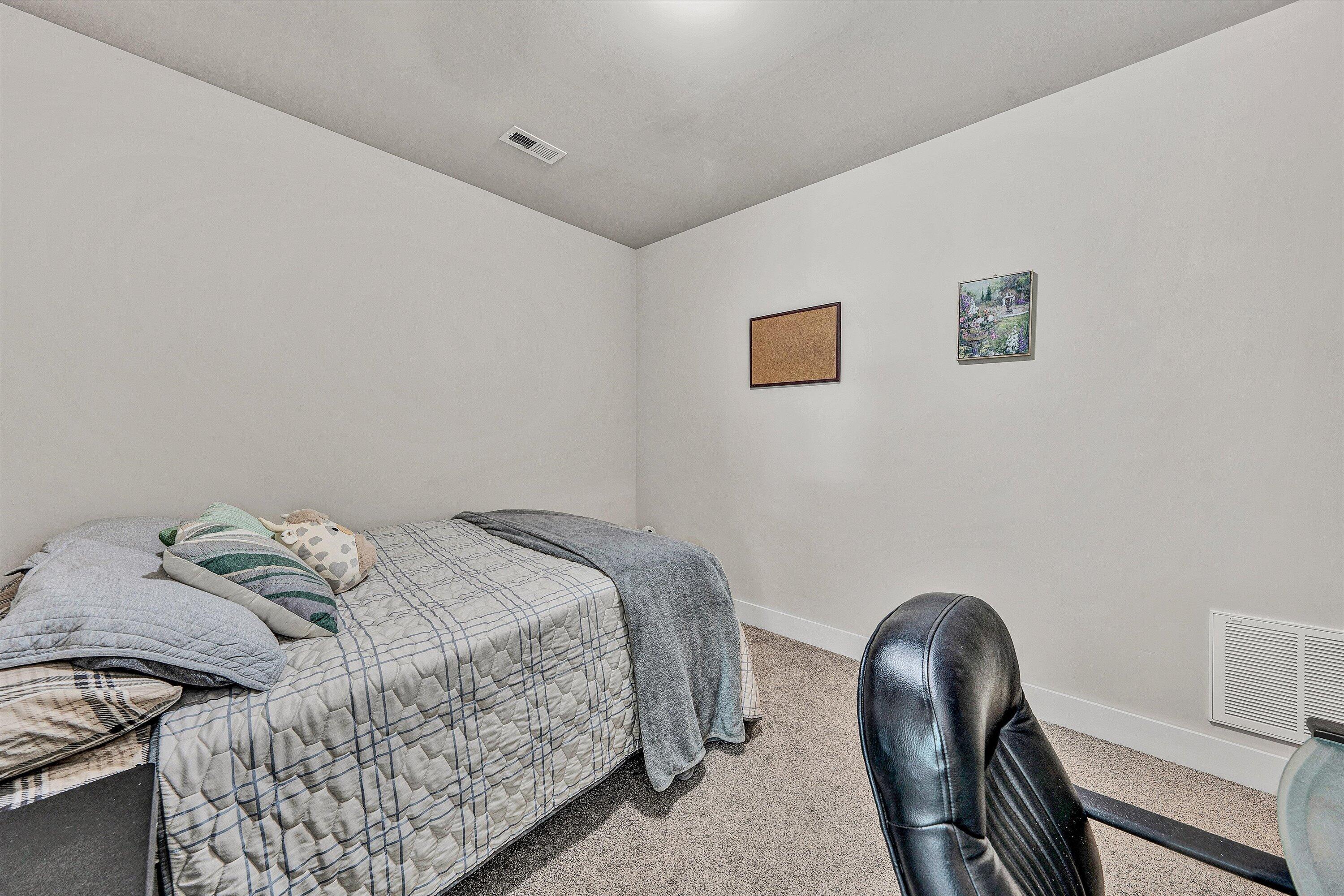 2750 McVitty Road Roanoke, VA 24018 - Photo 32 of 55 33-DSC00229