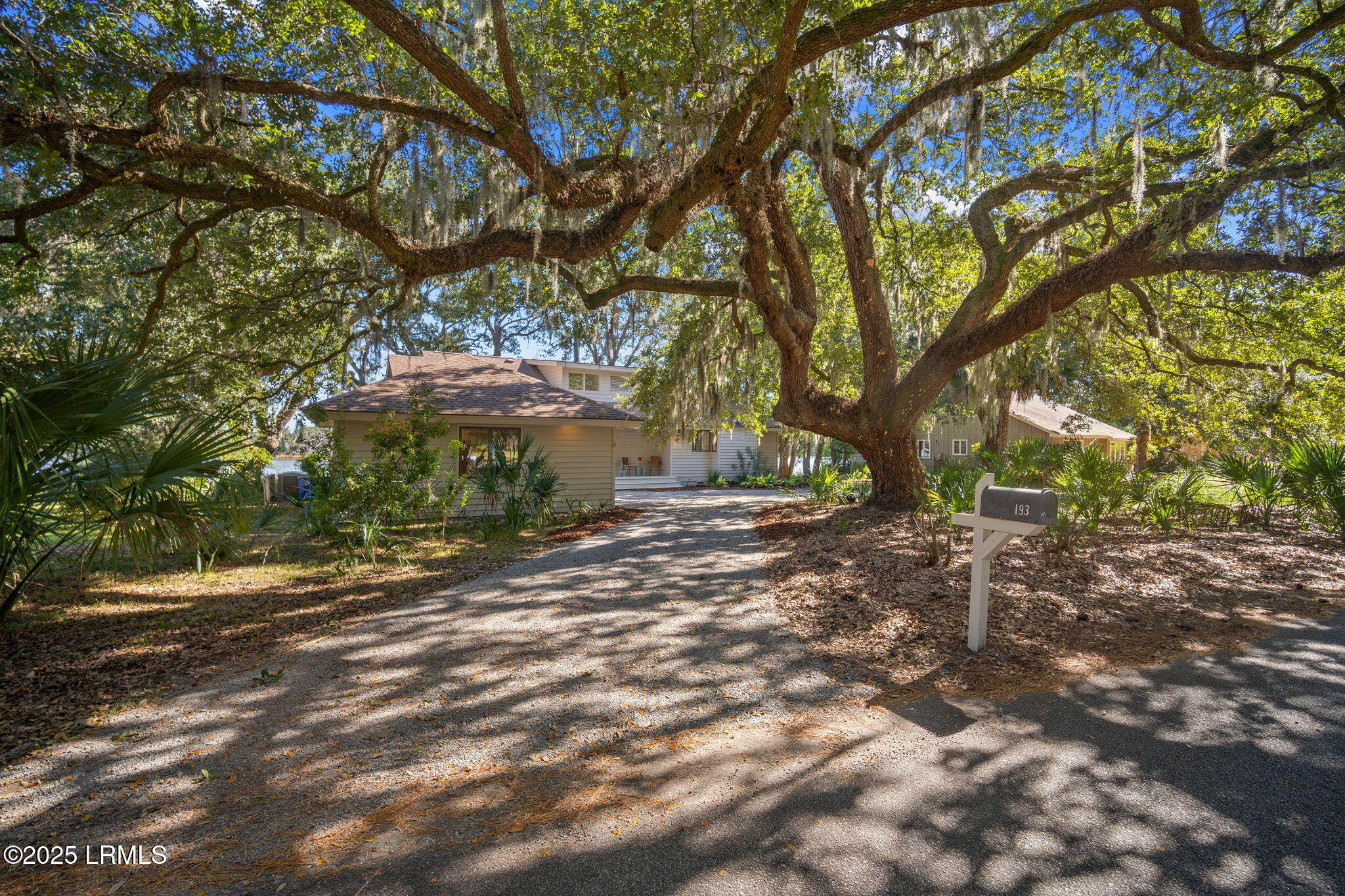 193 Pleasant Point Drive Beaufort, SC 29907 - Photo 5 of 72 56-web-or-mls-DSC08957