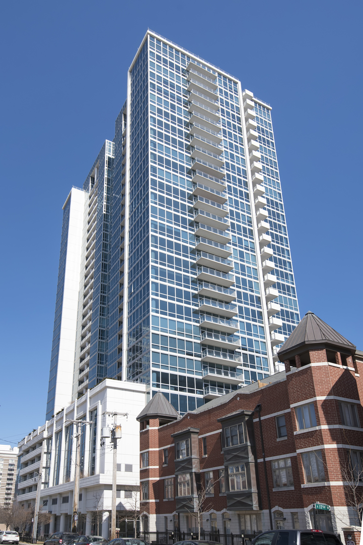 1629 South Prairie Avenue, Unit 1602 Chicago, IL 60616 - Photo 1 of 23 a front view of a building