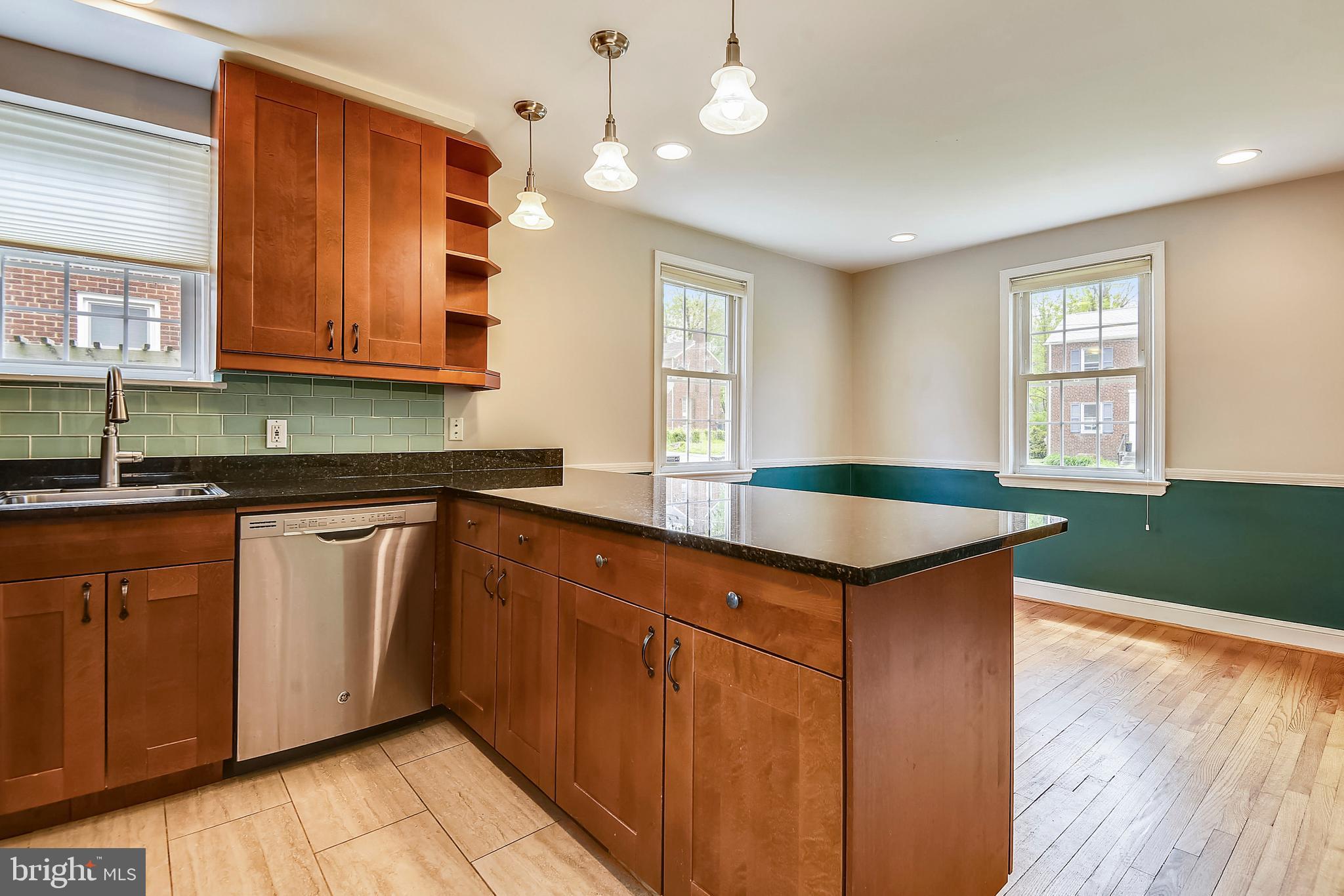2607 Elnora Street Silver Spring, MD 20902 - Photo 5 of 32 Gallery Image 5