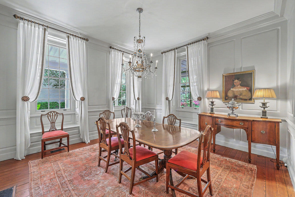 59 Church Street Charleston, SC 29401 - Photo 12 of 94 59 Church Street dining room