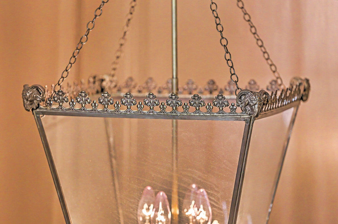 59 Church Street Charleston, SC 29401 - Photo 19 of 94 59 Church Street hall lighting