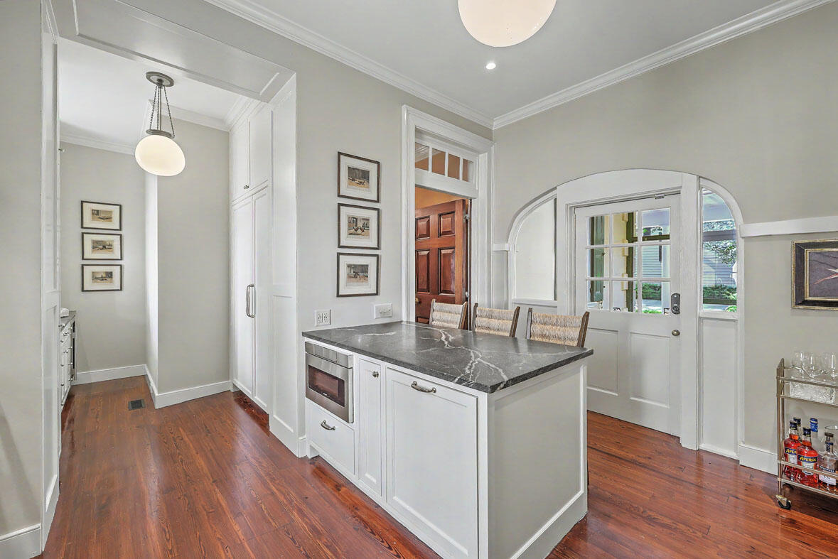 59 Church Street Charleston, SC 29401 - Photo 25 of 94 59 Church Street kitchen island