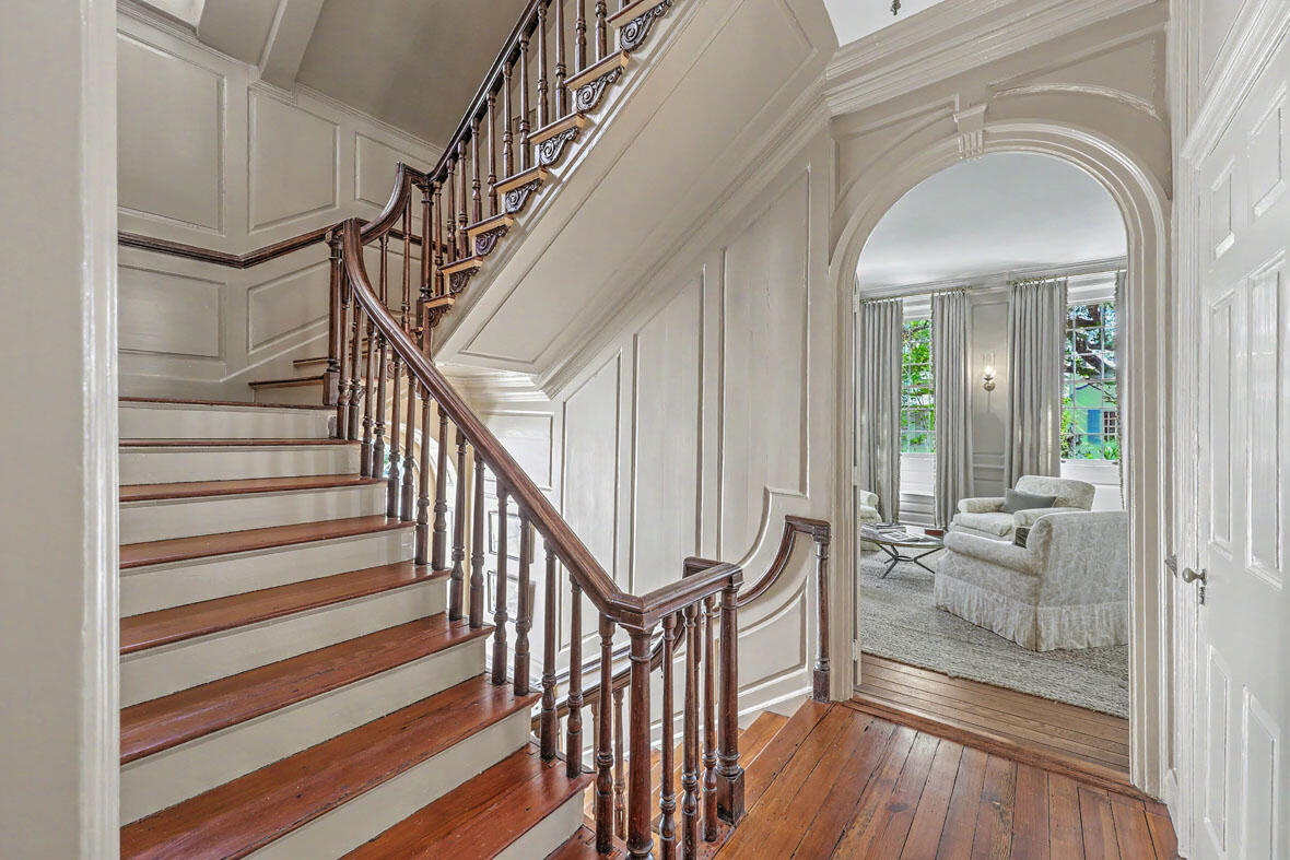 59 Church Street Charleston, SC 29401 - Photo 35 of 94 59 Church Street 2nd floor stair landing