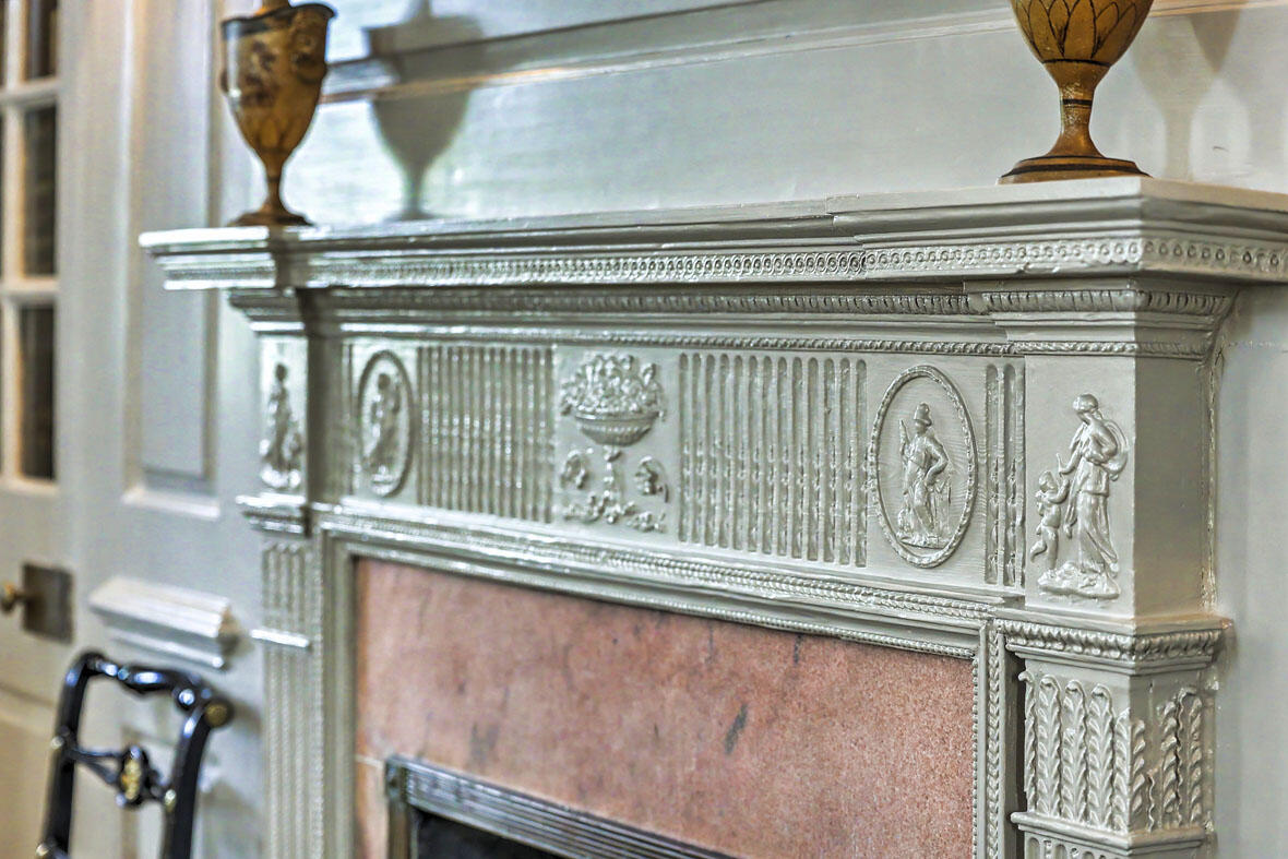 59 Church Street Charleston, SC 29401 - Photo 42 of 94 59 Church Street drawing room mantle