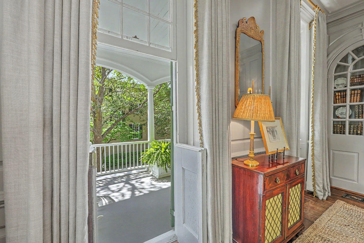 59 Church Street Charleston, SC 29401 - Photo 44 of 94 59 Church Street drawing room jib door