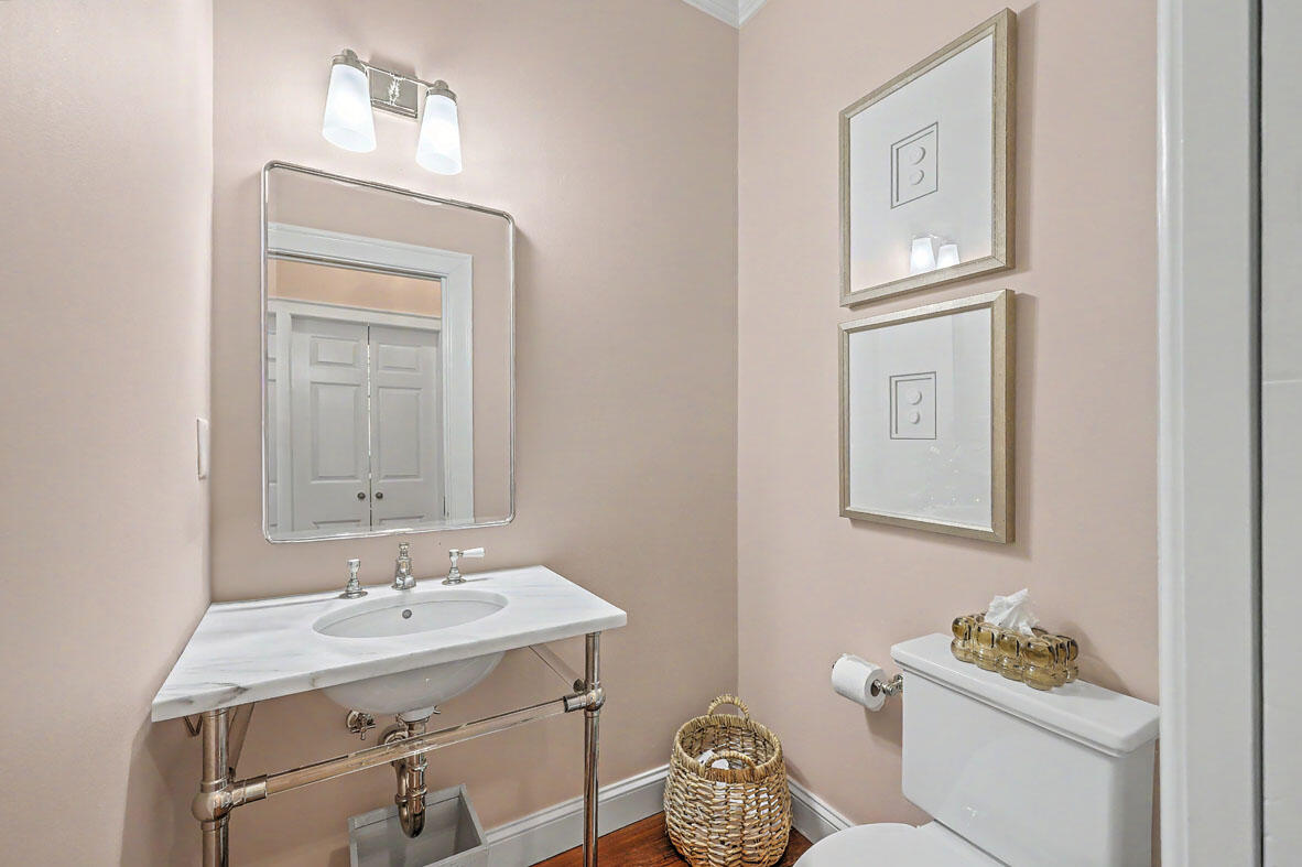 59 Church Street Charleston, SC 29401 - Photo 50 of 94 59 Church Street primary bath WC