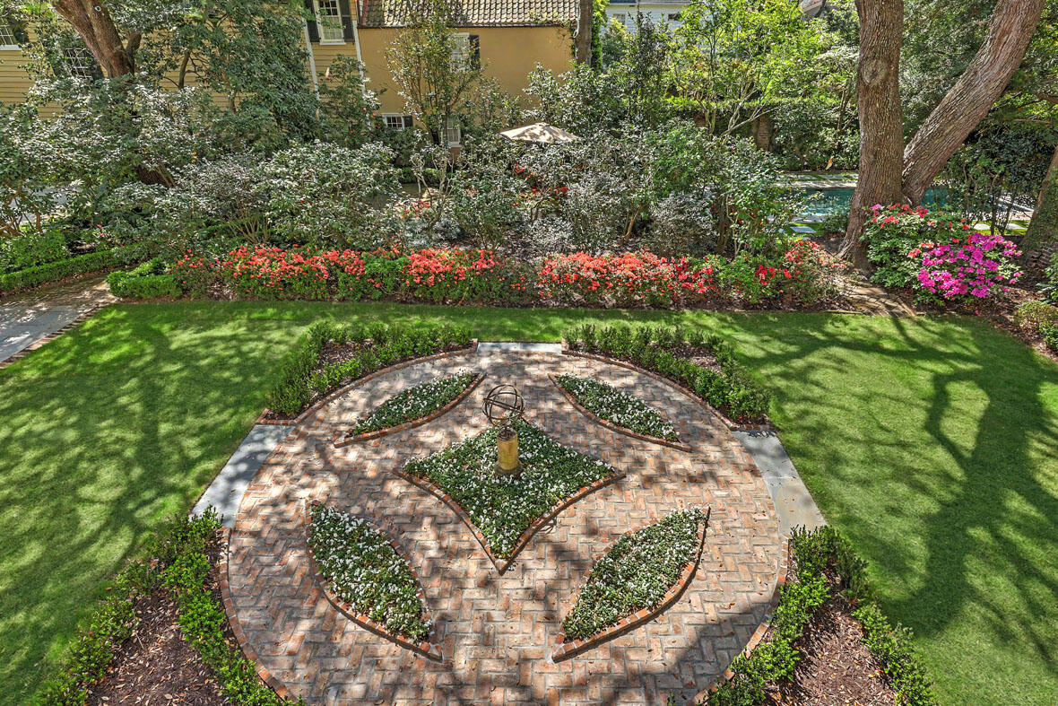 59 Church Street Charleston, SC 29401 - Photo 62 of 94 59 Church Street garden