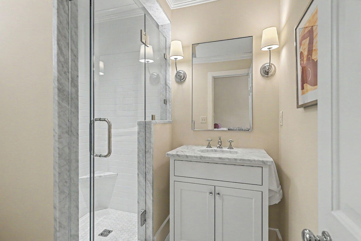 59 Church Street Charleston, SC 29401 - Photo 73 of 94 59 Church Street guest suite bath