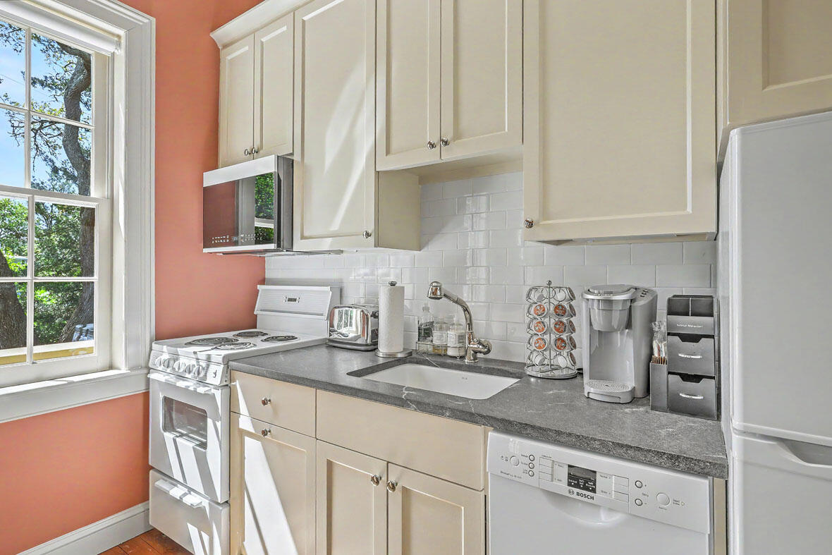 59 Church Street Charleston, SC 29401 - Photo 77 of 94 59 Church Street studio kitchenette