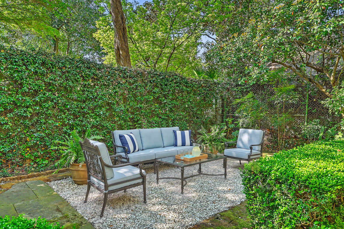 59 Church Street Charleston, SC 29401 - Photo 87 of 94 59 Church Street hidden garden