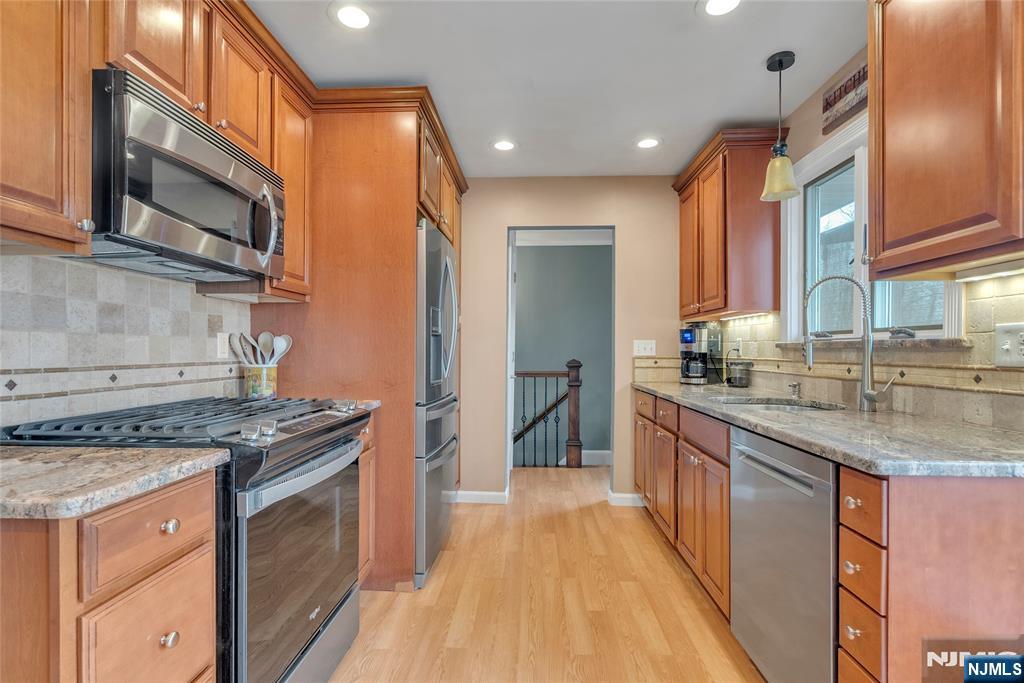 85 Larsen Road West Milford, NJ 07480 - Photo 17 of 50