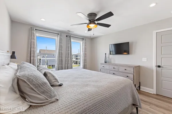 $1,250,000 | 2250 Island Drive, North Topsail Beach, NC 28460