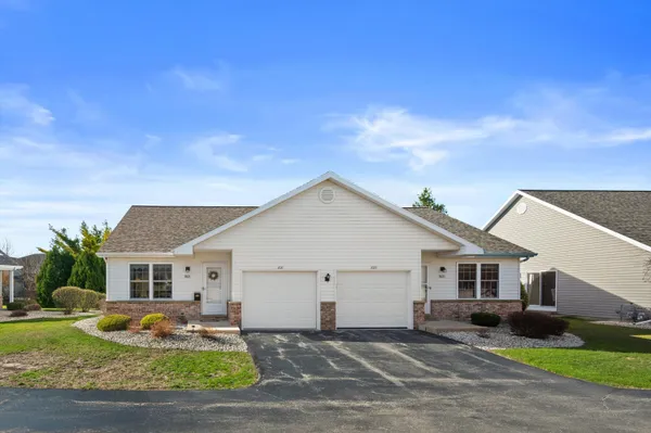 $236,000 | 3021 25th Street, Kenosha, WI 53144