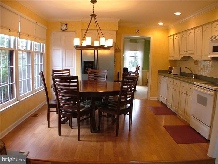 104 Signal Hill Road Holland, PA 18966 - Photo 2 of 17 Kitchen