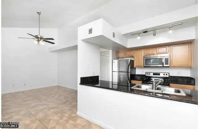 $1,295 | 1241 North 48th Street, Unit 206, Phoenix, AZ 85008