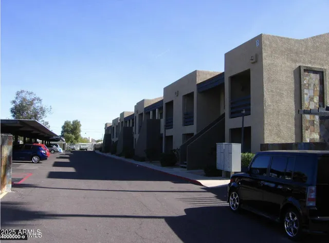 $1,295 | 1241 North 48th Street, Unit 206, Phoenix, AZ 85008