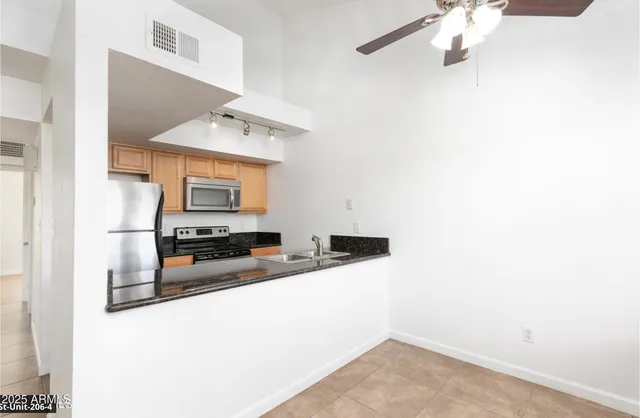$1,295 | 1241 North 48th Street, Unit 206, Phoenix, AZ 85008