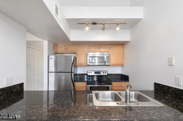 $1,195 | 1241 North 48th Street, Unit 206, Phoenix, AZ 85008