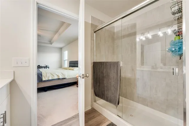 a view of a back yard