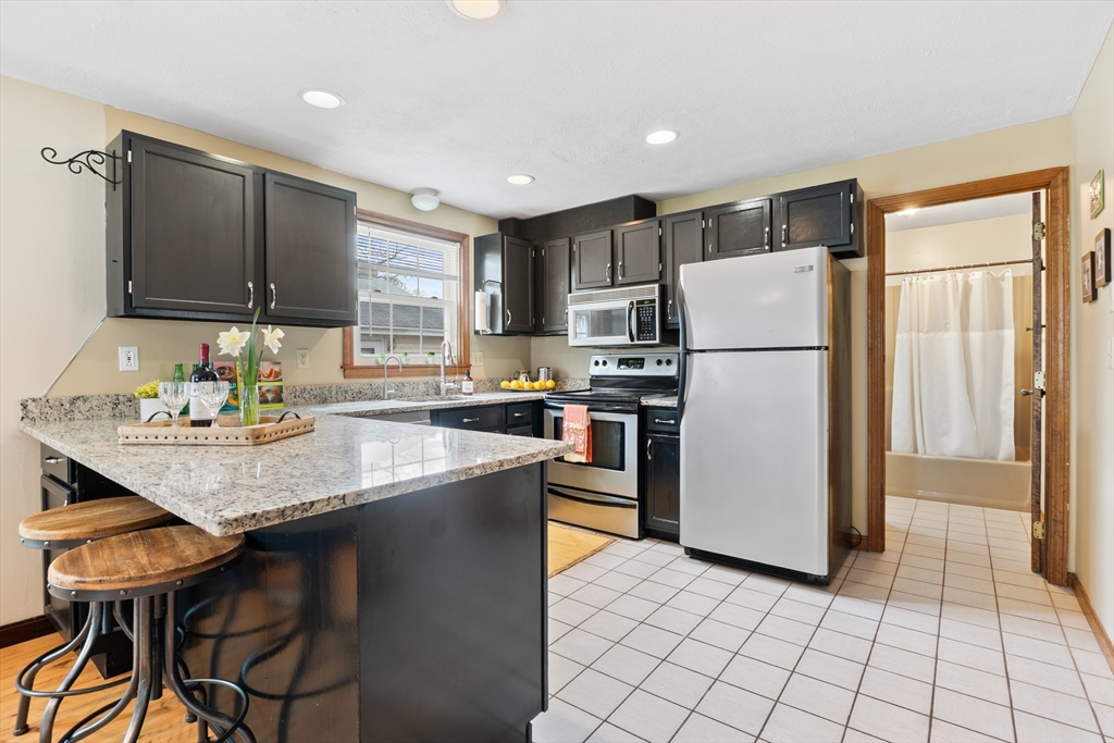 34 Maple Road Westford, MA 01886 - Photo 11 of 27
