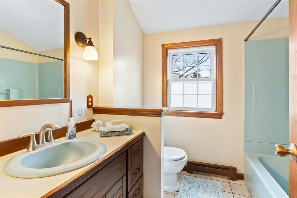 34 Maple Road Westford, MA 01886 - Photo 19 of 27