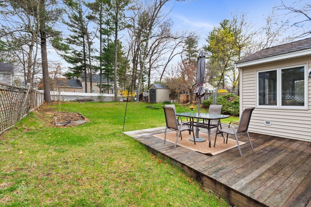 34 Maple Road Westford, MA 01886 - Photo 4 of 27