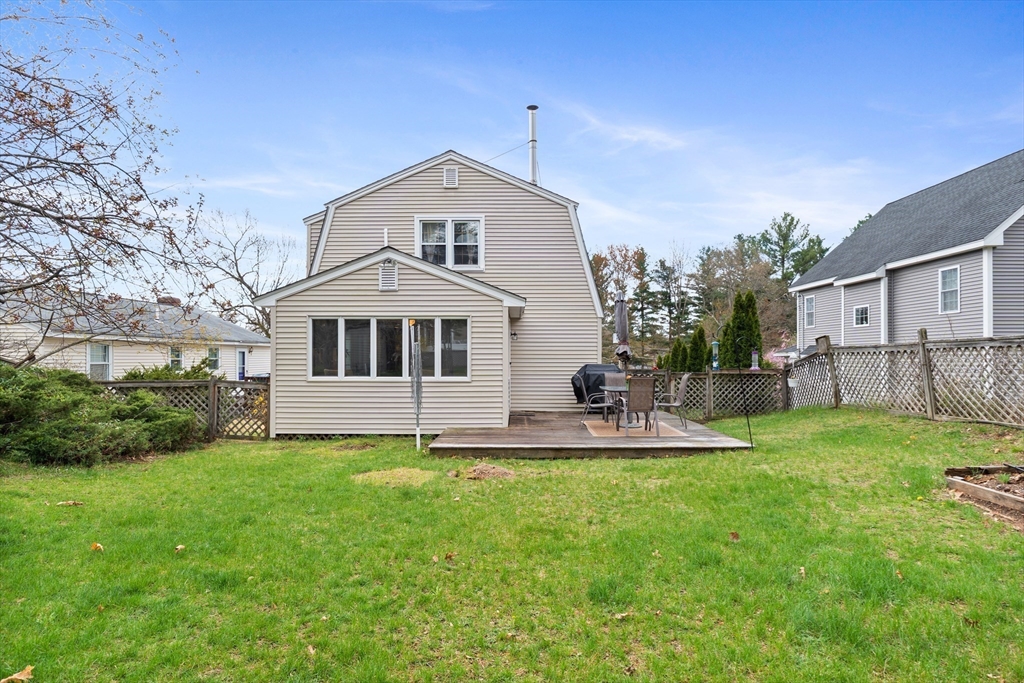 34 Maple Road Westford, MA 01886 - Photo 5 of 27