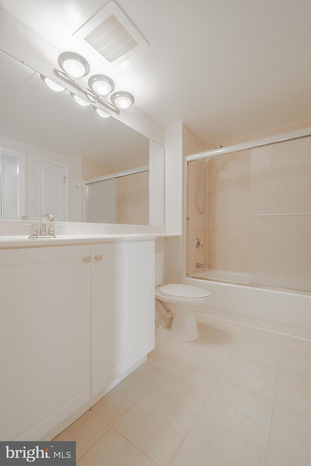 851 North Glebe Road, Unit 1503 Arlington, VA 22203 - Photo 34 of 40