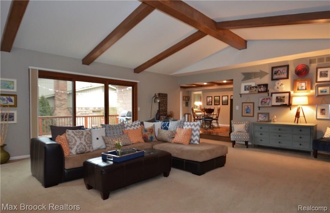 448 Shellbourne Drive Rochester, MI 48309 - Photo 15 of 46 FAMILY ROOM