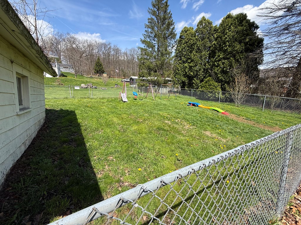 1118 Old Mercer Road Franklin, PA 16323 - Photo 3 of 30 Gallery Image 3