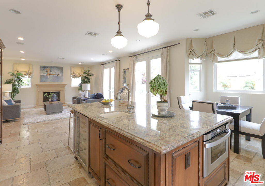 7974 West 79th Street Playa del Rey, CA 90293 - Photo 12 of 35 Gallery Image 12