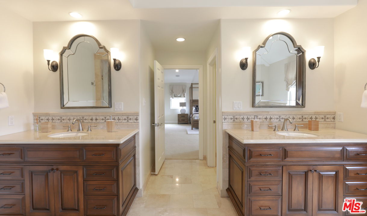 7974 West 79th Street Playa del Rey, CA 90293 - Photo 21 of 35 Gallery Image 21